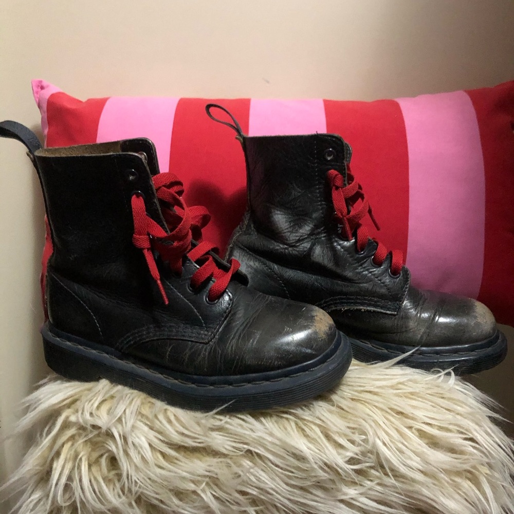 Dr. Martens lace up boots-good condition!